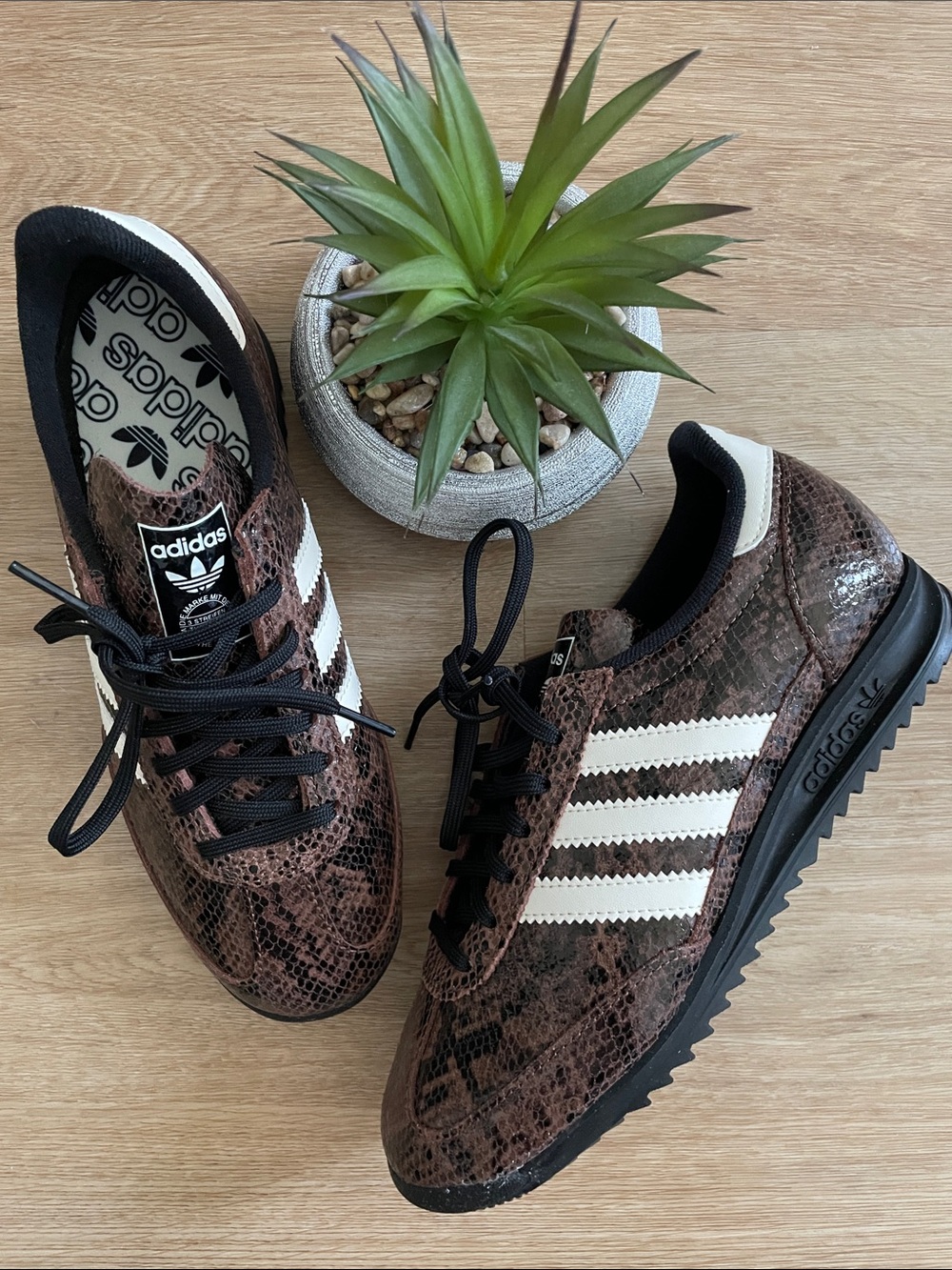 adidas. SL72 OG